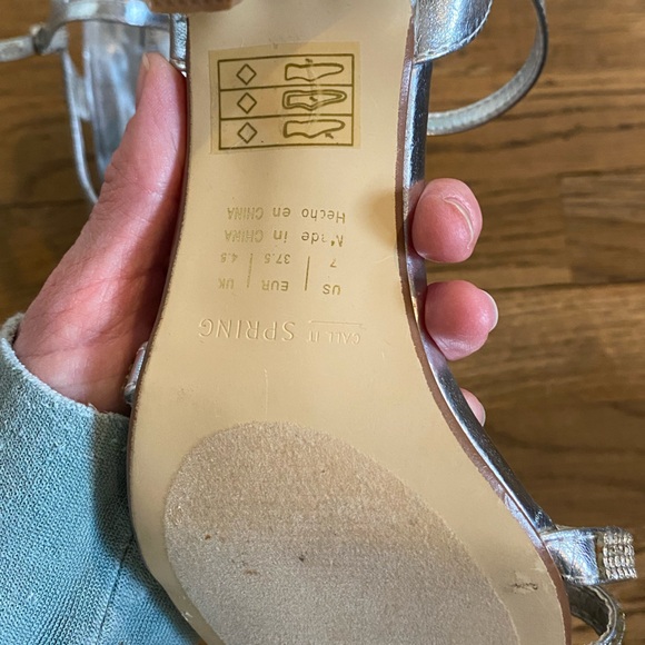 Call it Spring Silver Sparkle Dazzle Pretty Size 7 Heel With Strap - Picture 4 of 5